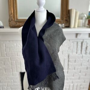Elegant Two-Tone Scarf in Navy and Gray